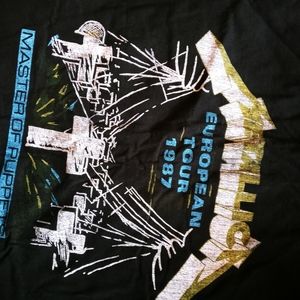 Tour Tshirt